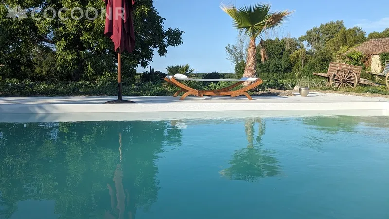 Piscine, bâche ouverte